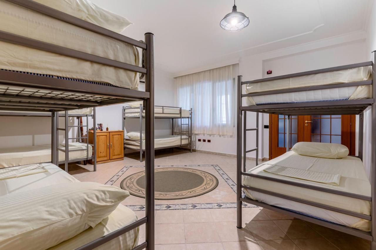 Hostel Nena Semi Тирана Экстерьер фото