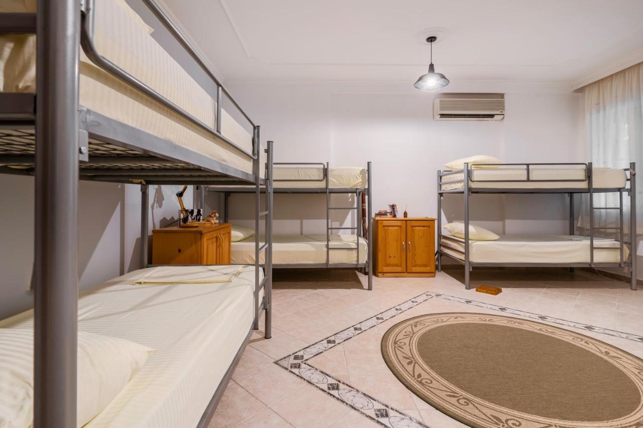 Hostel Nena Semi Тирана Экстерьер фото