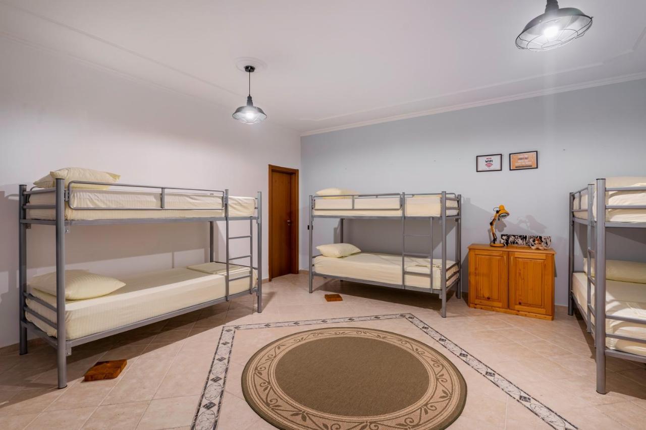 Hostel Nena Semi Тирана Экстерьер фото