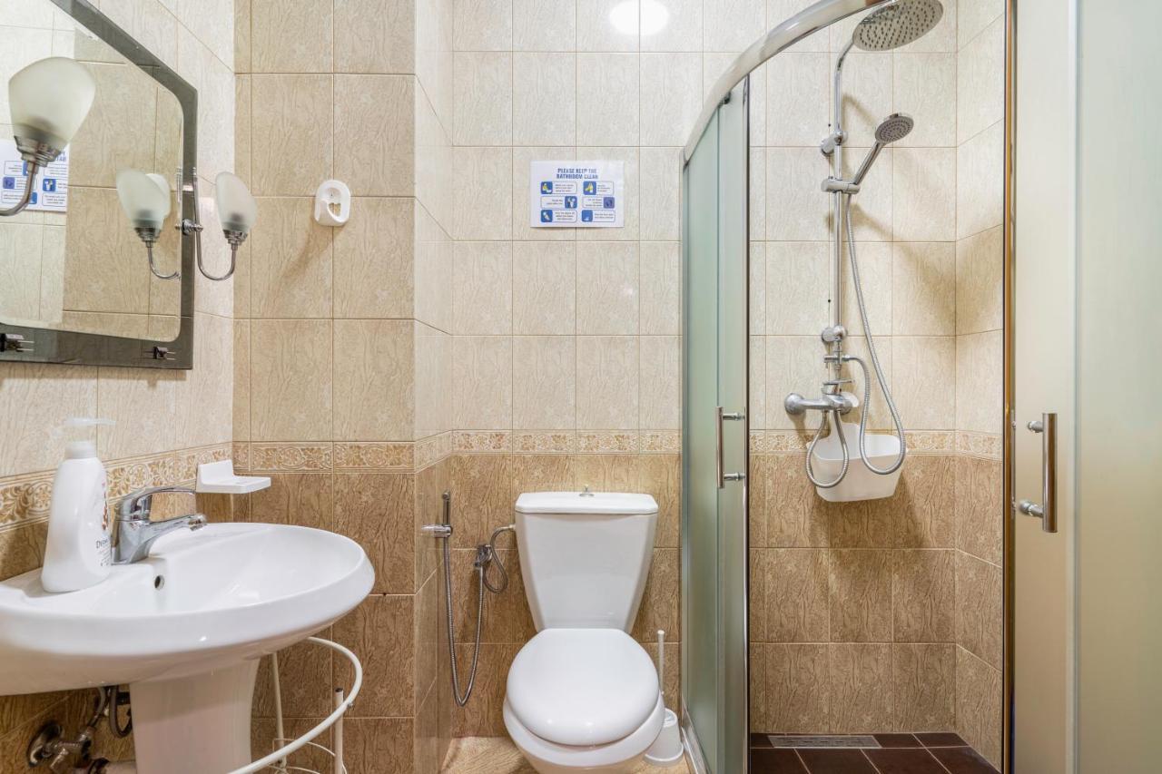 Hostel Nena Semi Тирана Экстерьер фото