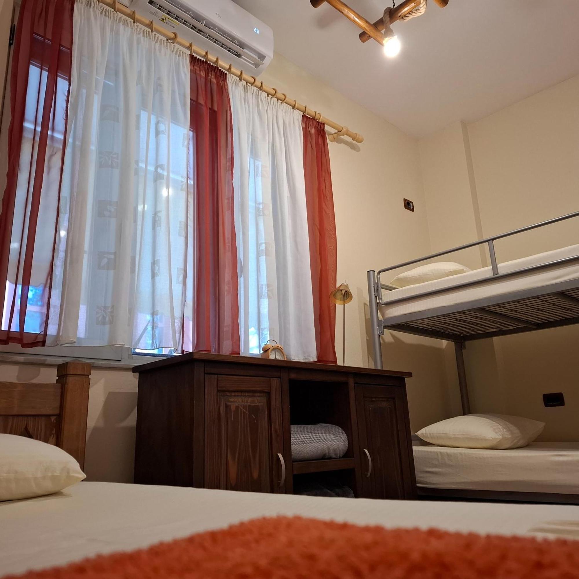 Hostel Nena Semi Тирана Экстерьер фото