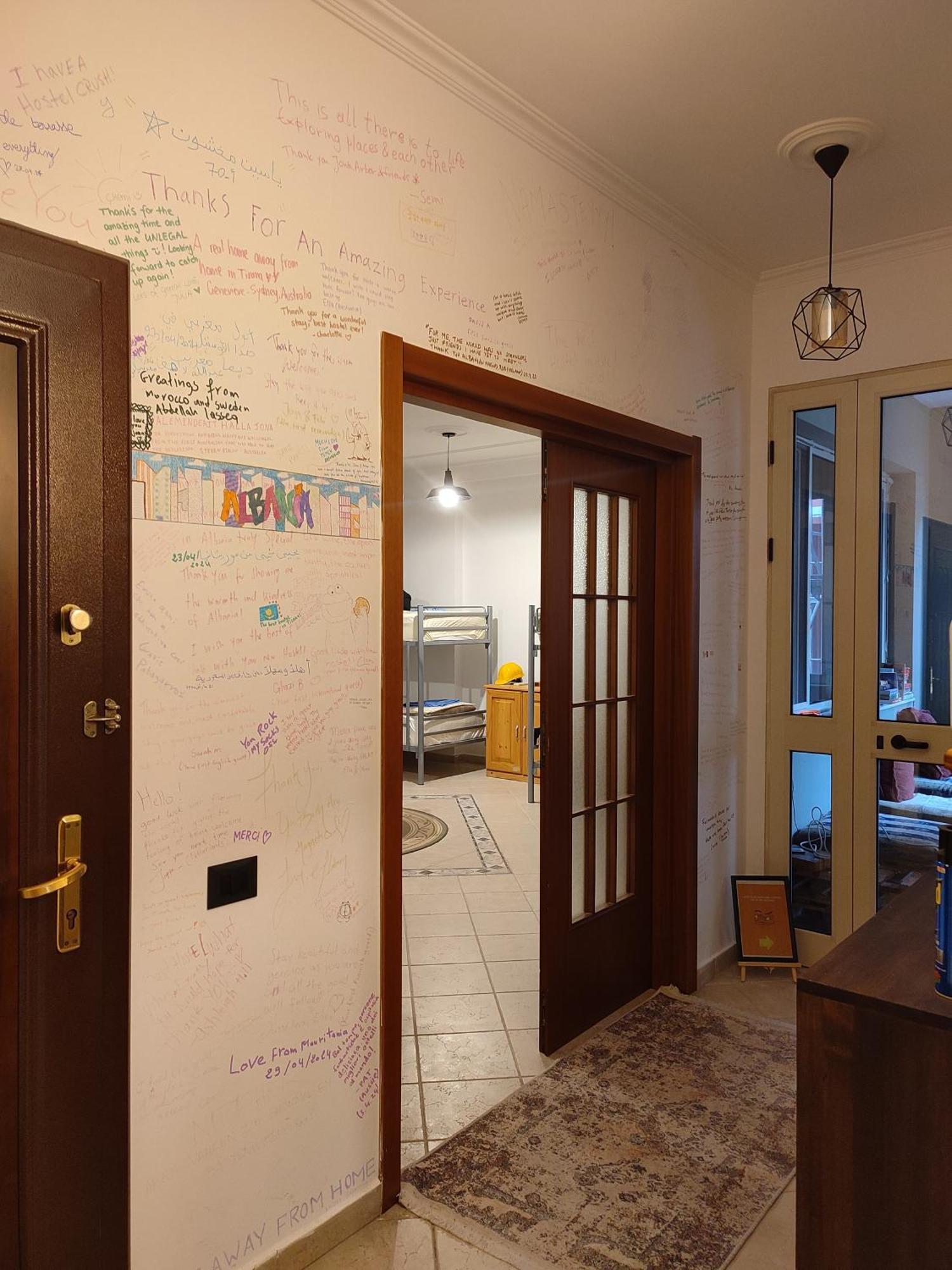 Hostel Nena Semi Тирана Экстерьер фото